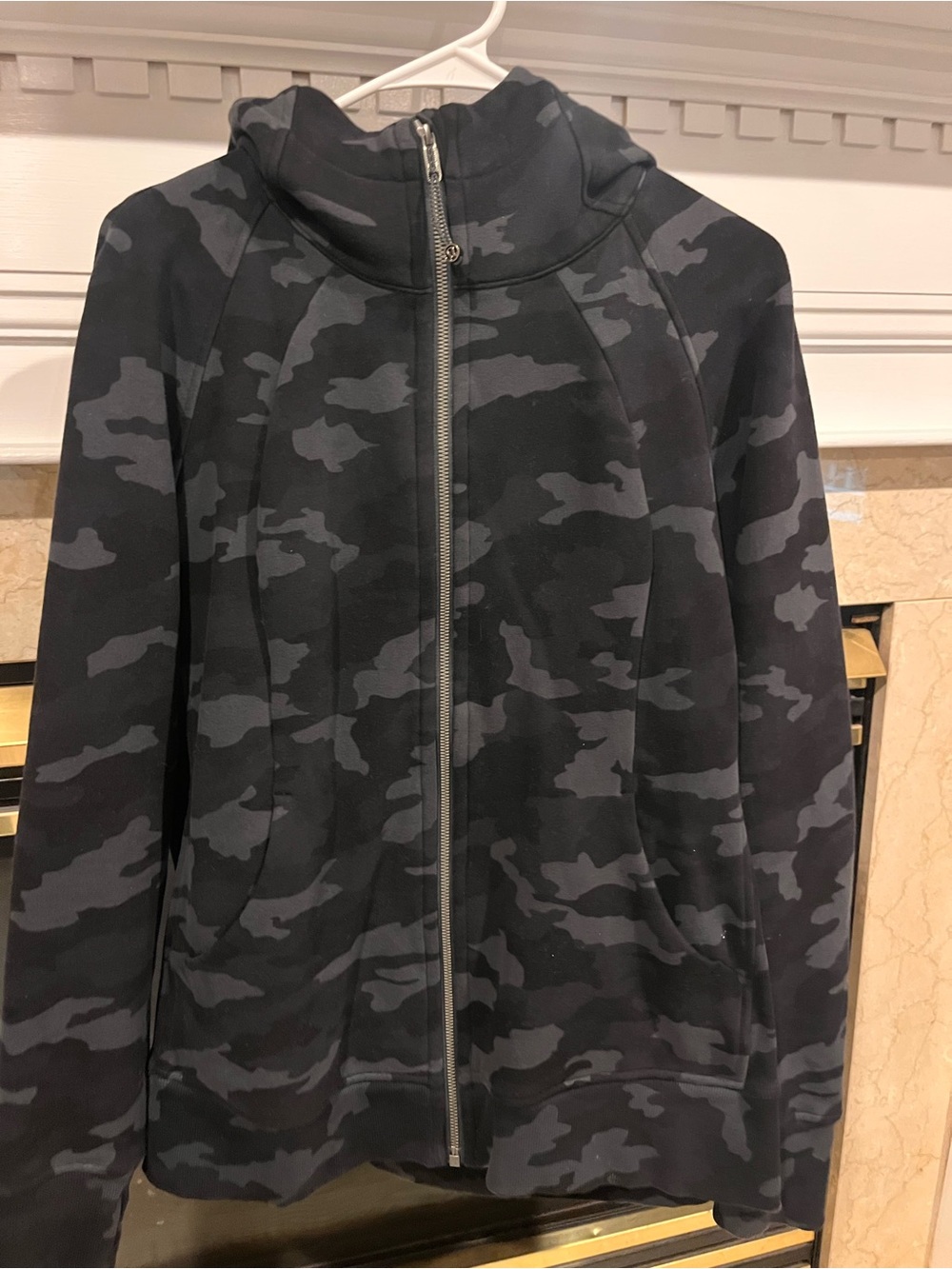 lululemon athletica camo scuba